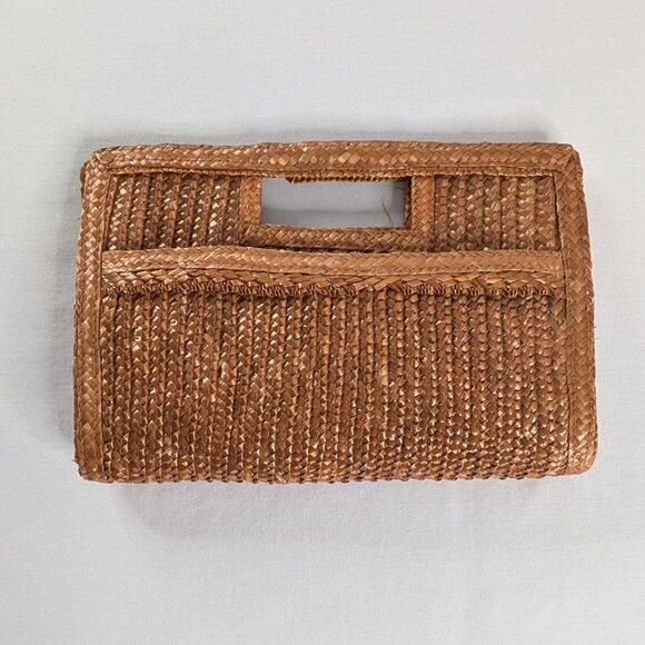 Vintage Handbags - VTG Tan Woven Top Handle Front Pocket Claps Closure Clutch Bag